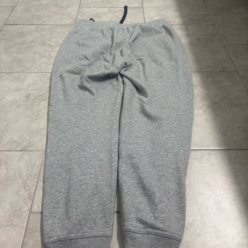 Under Armour women’s Light Gray Joggers - Picture 2 of 3